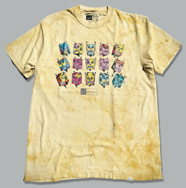 MANY ROYS TEE